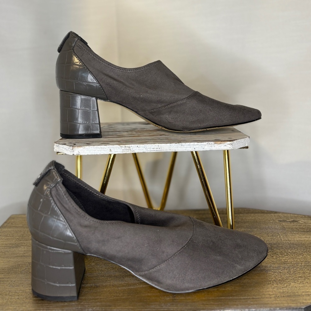 Bella Vita Gray Heels Elegant Design Size 12M